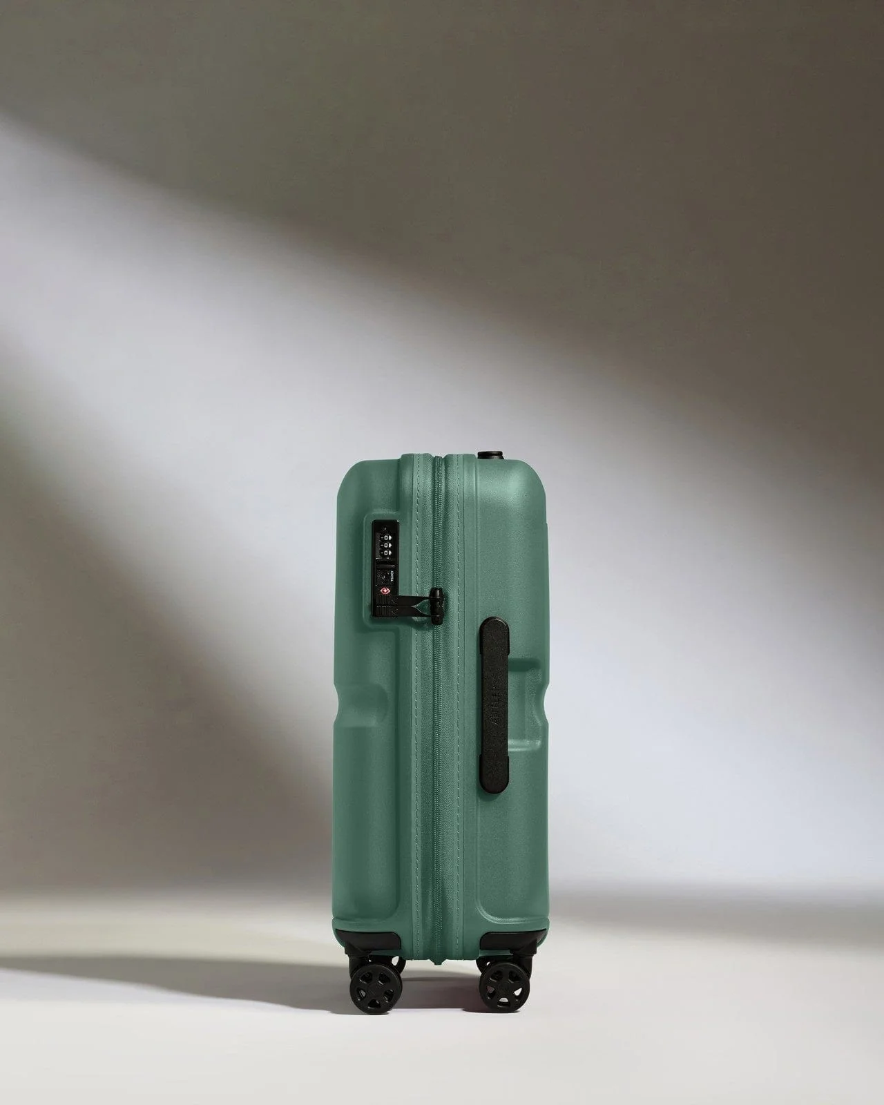 Cabin Suitcase in Seagrass Green - Single Stripe - Image 4