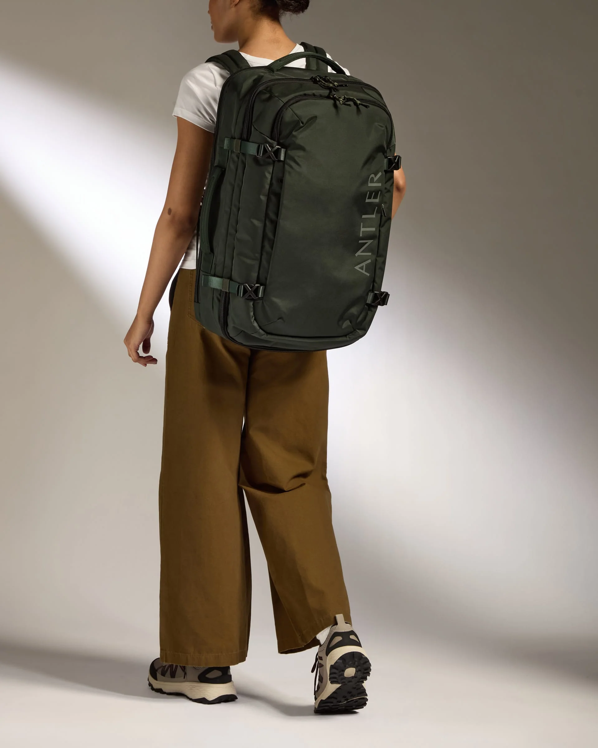 Discovery 60L Backpack in Dark Forest Green - Image 2