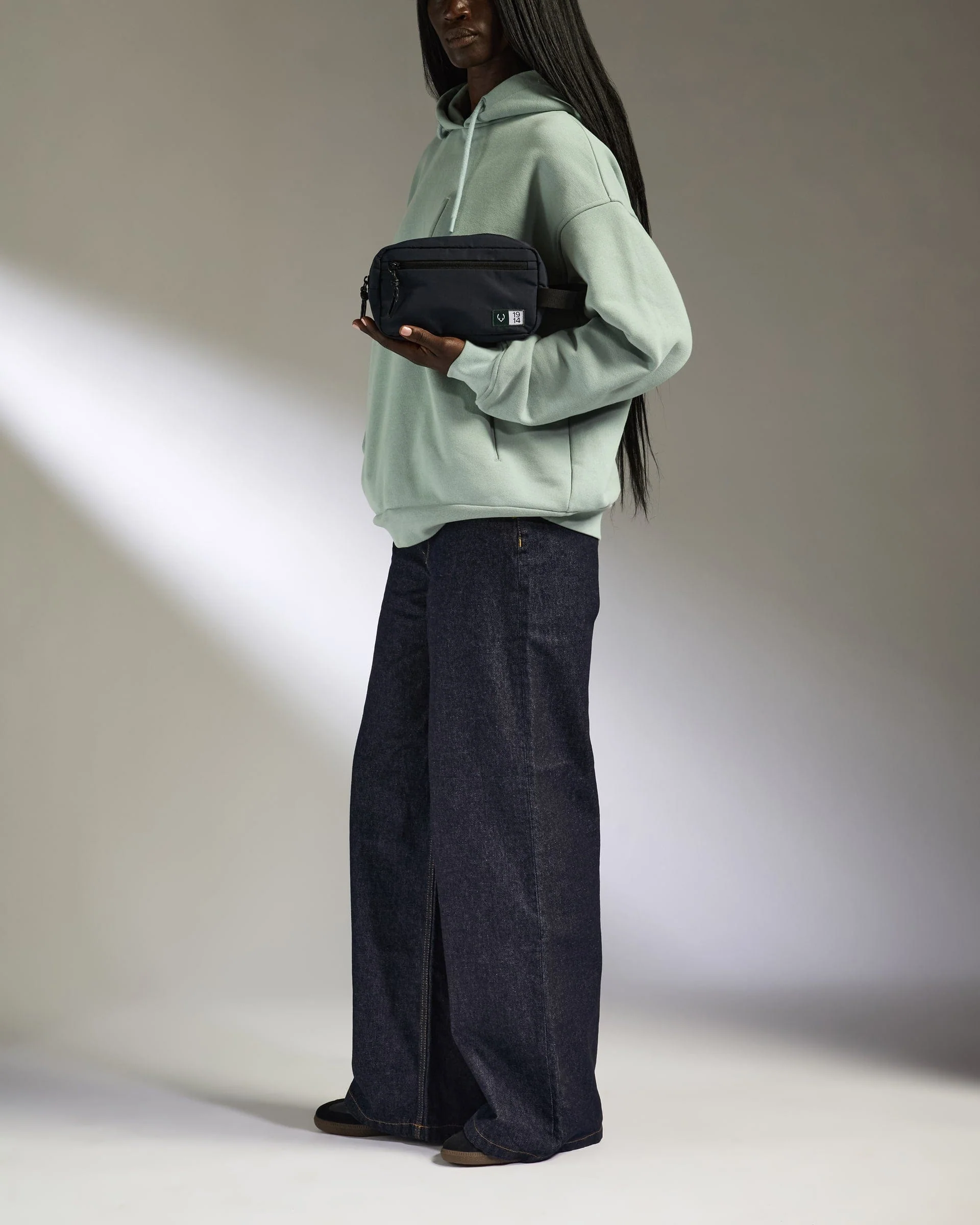 Essential Wash Bag in Navy - Image 2