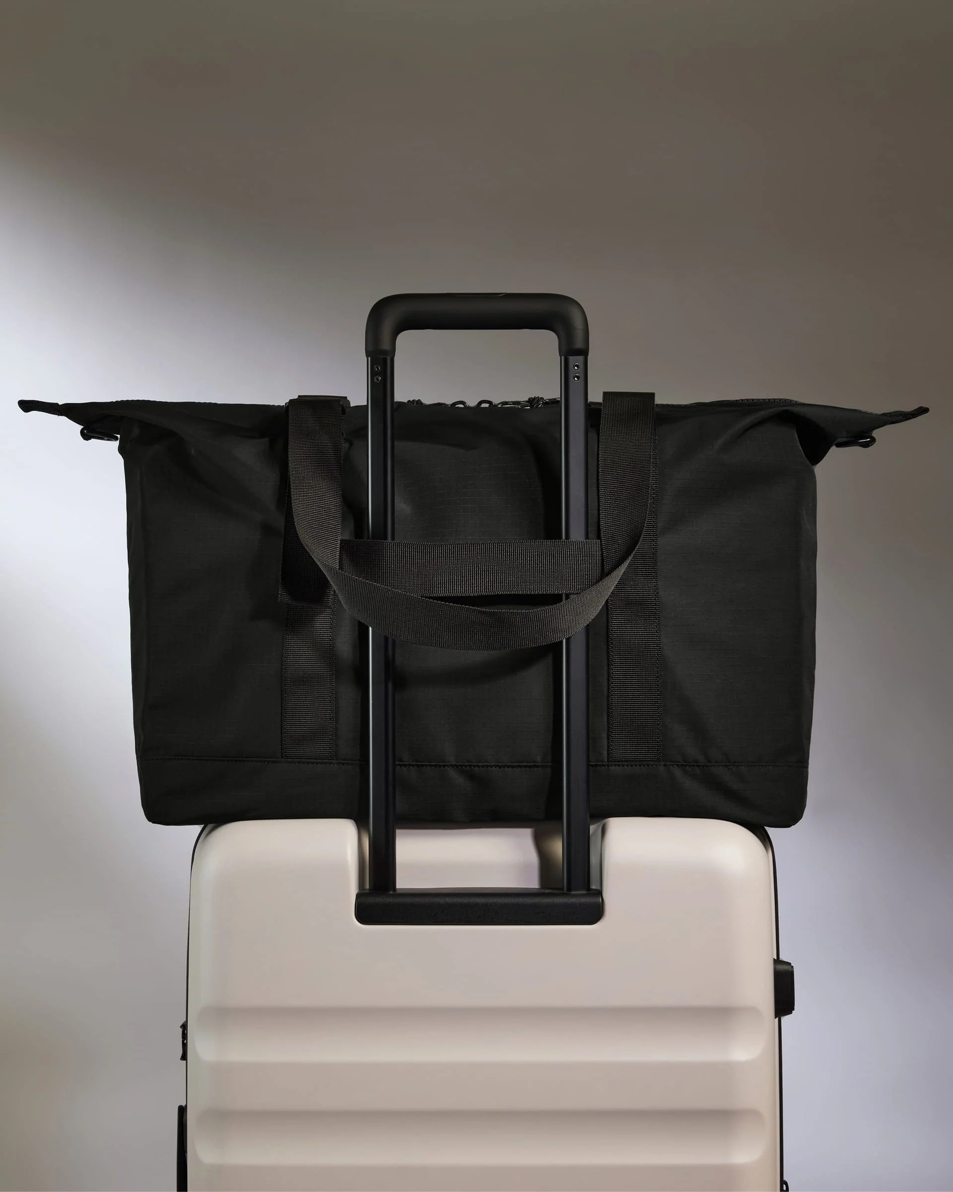 Essential Weekender Bag in Black - Image 5