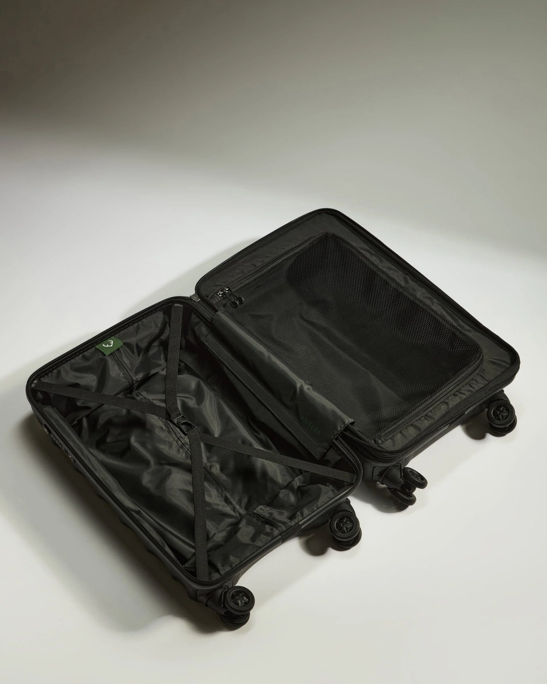 Expandable Cabin Suitcase in Black - Juno - Image 3