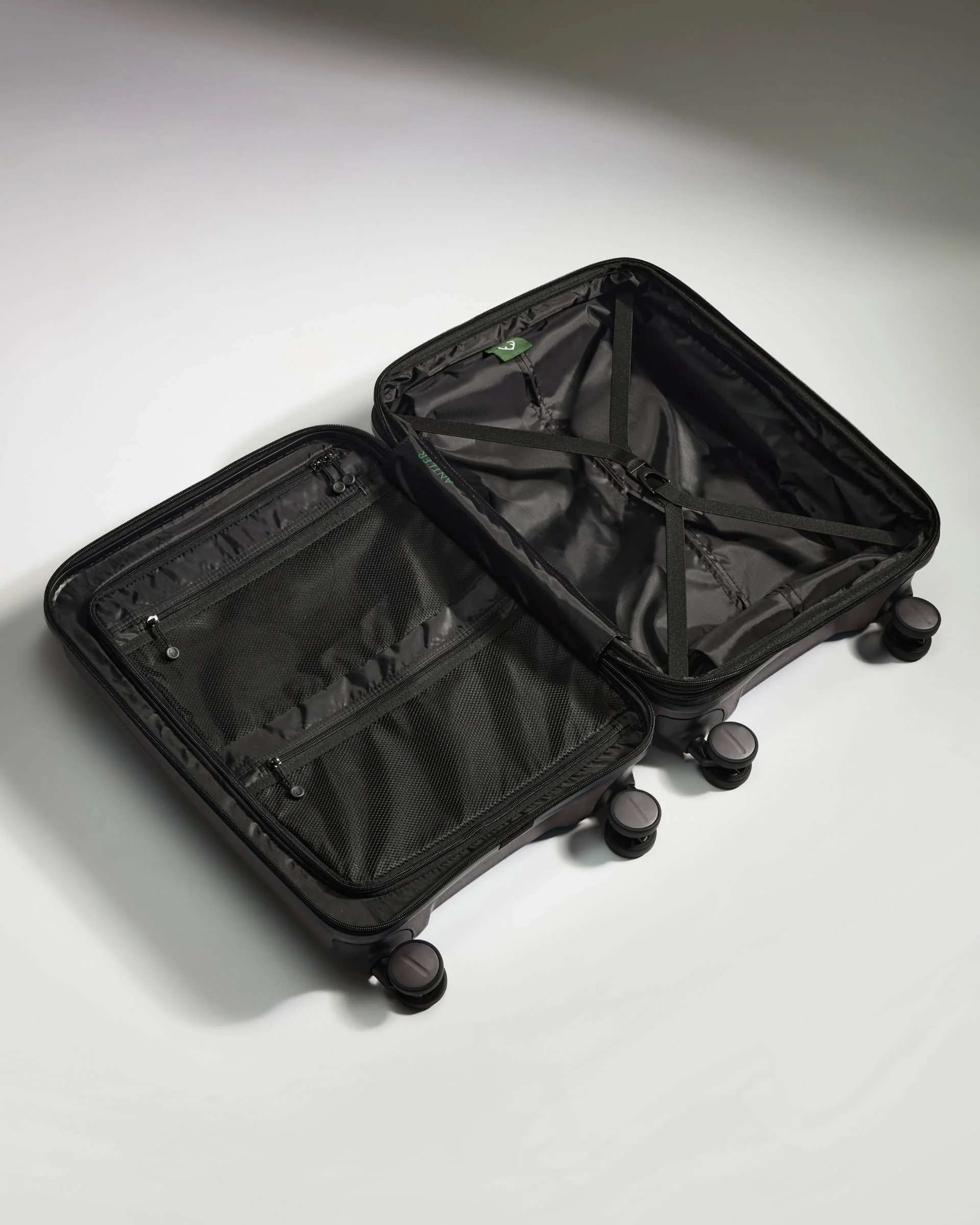 Expandable Cabin Suitcase in Gloss Gull Grey -  Logo Stripe - Image 3