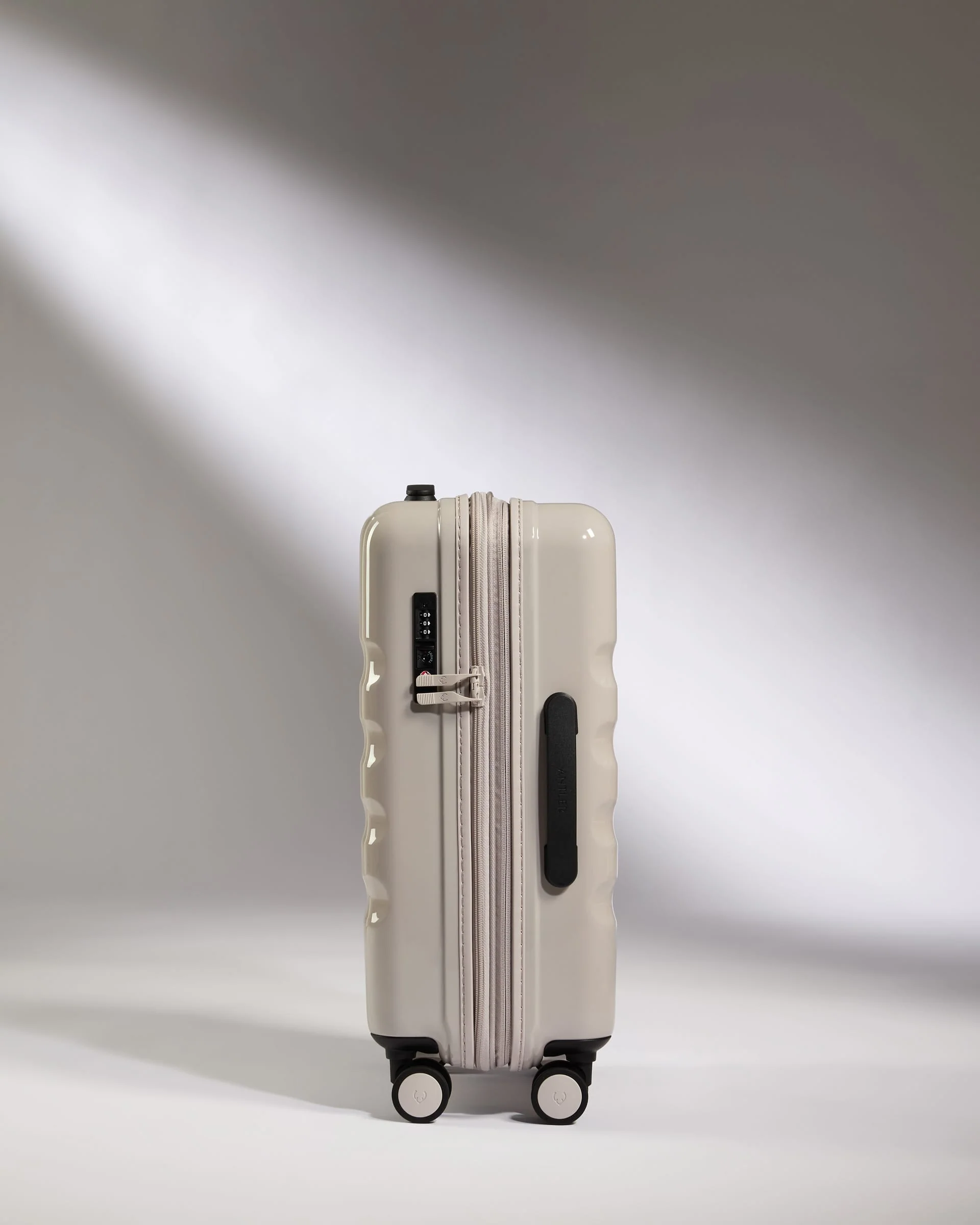 Expandable Cabin Suitcase in Taupe Gloss - Icon Stripe - Image 4