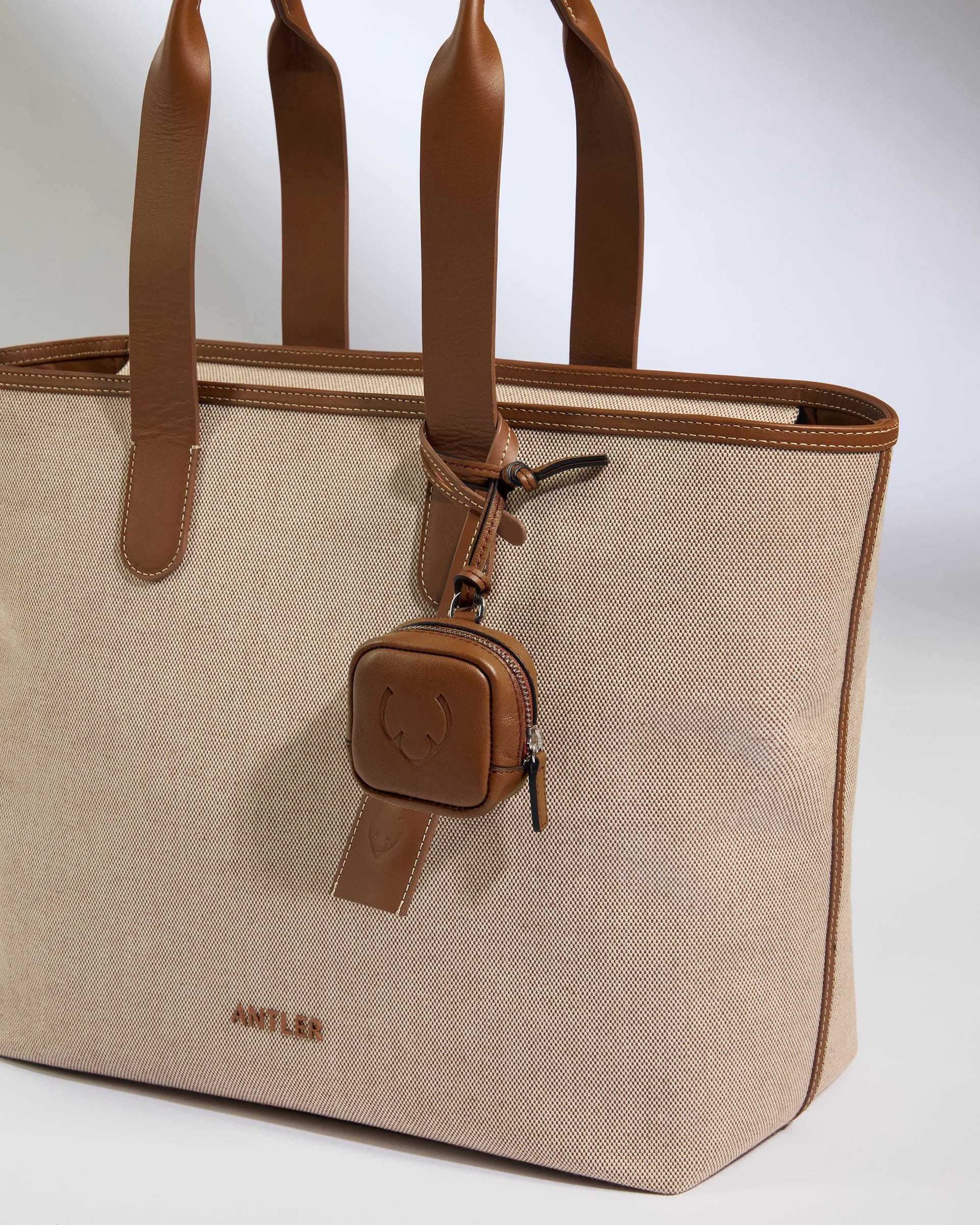 Heritage Leather AirPods Case in Tan - Image 3