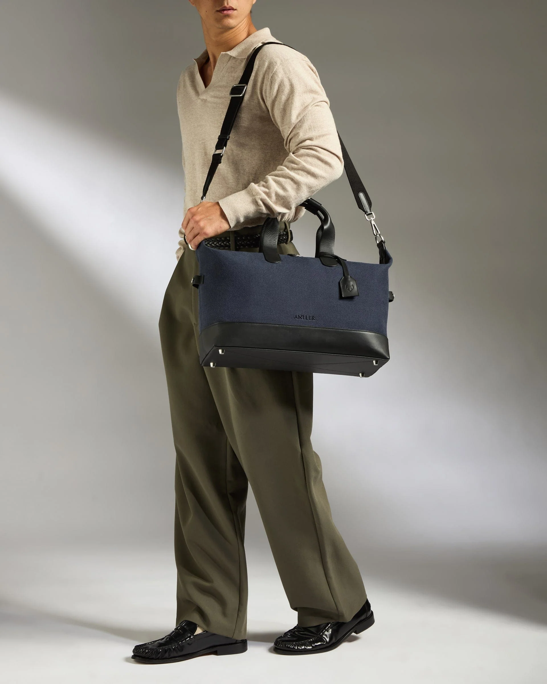 Heritage Overnight Bag in Navy - Image 4