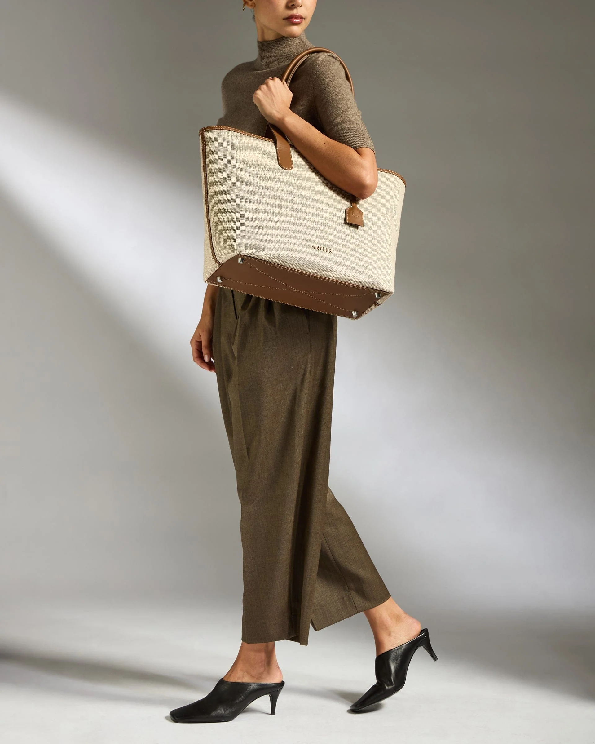 Heritage Tote Bag in Natural - Image 2