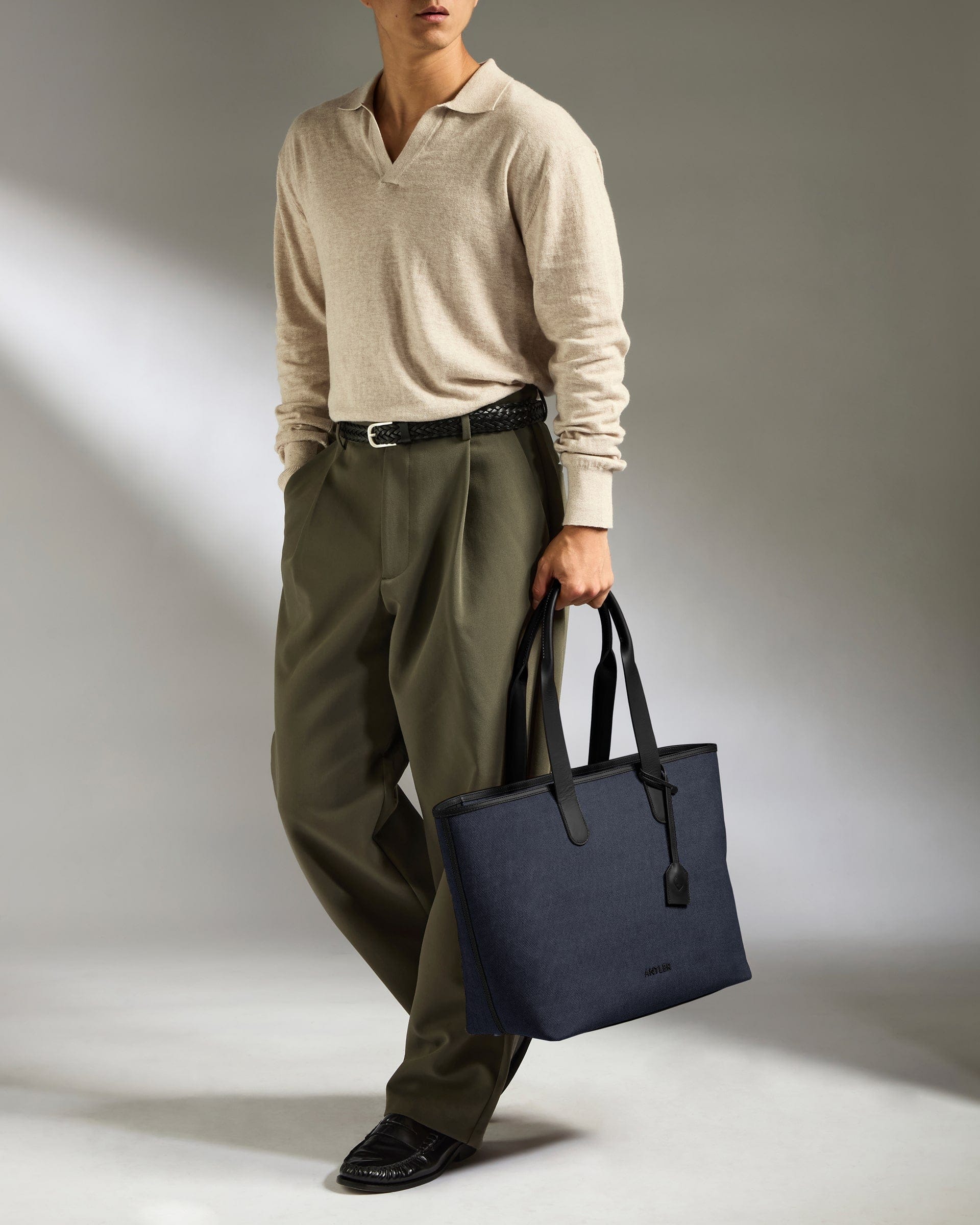 Heritage Tote Bag in Navy - Image 2