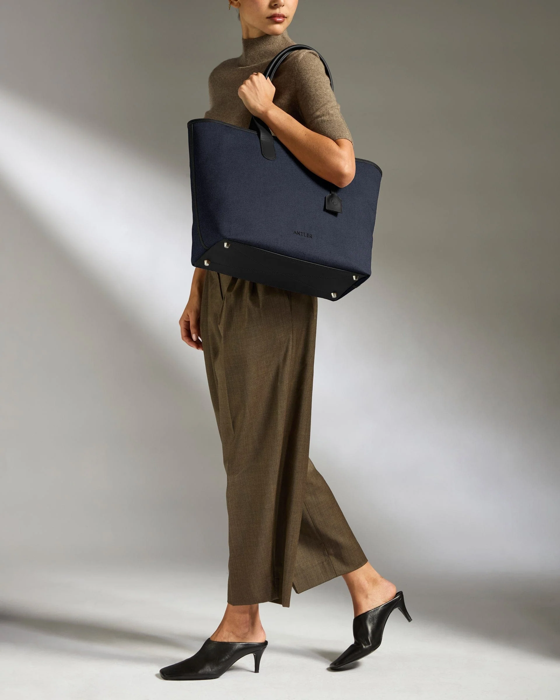 Heritage Tote Bag in Navy - Image 3
