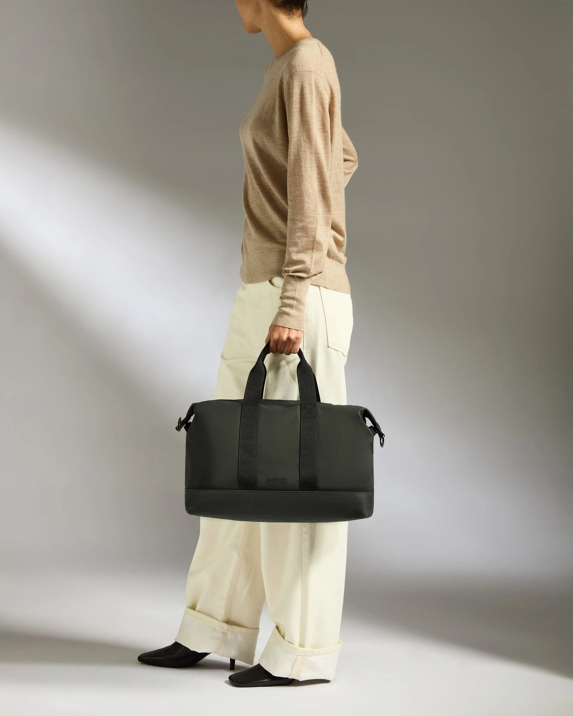 Icon Overnight Bag in Dark Khaki Green - Image 3