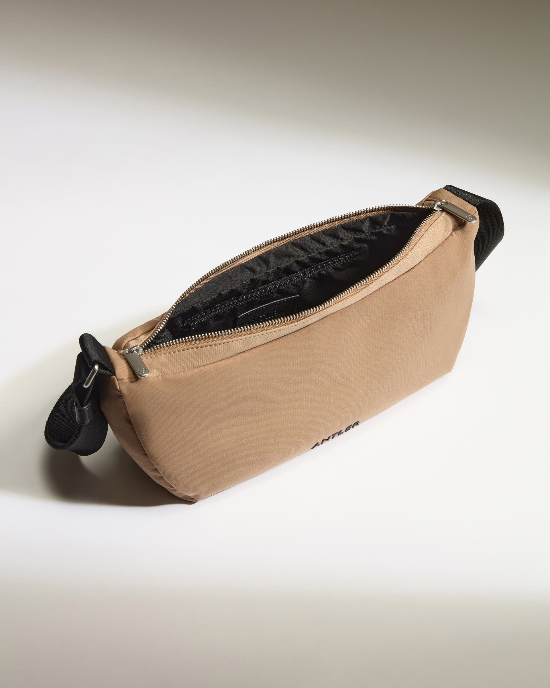 Icon Slingbag in Sand - Image 4