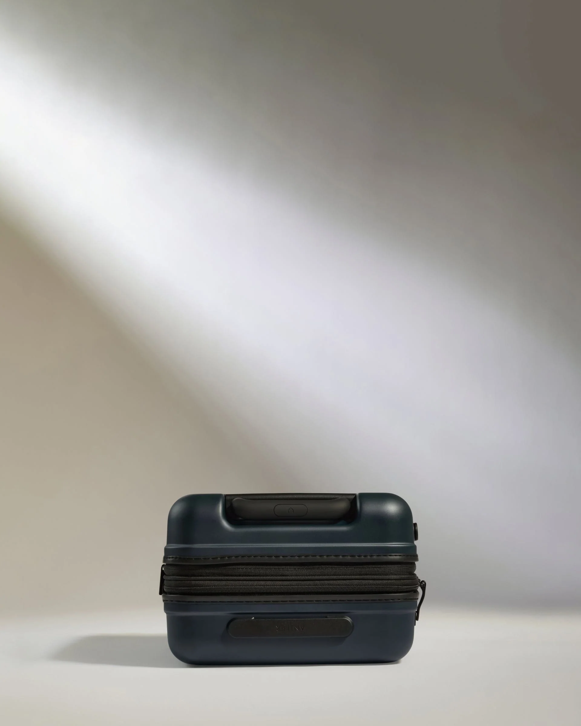 Expandable Cabin Suitcase in Indigo Blue - Icon Stripe - Image 5