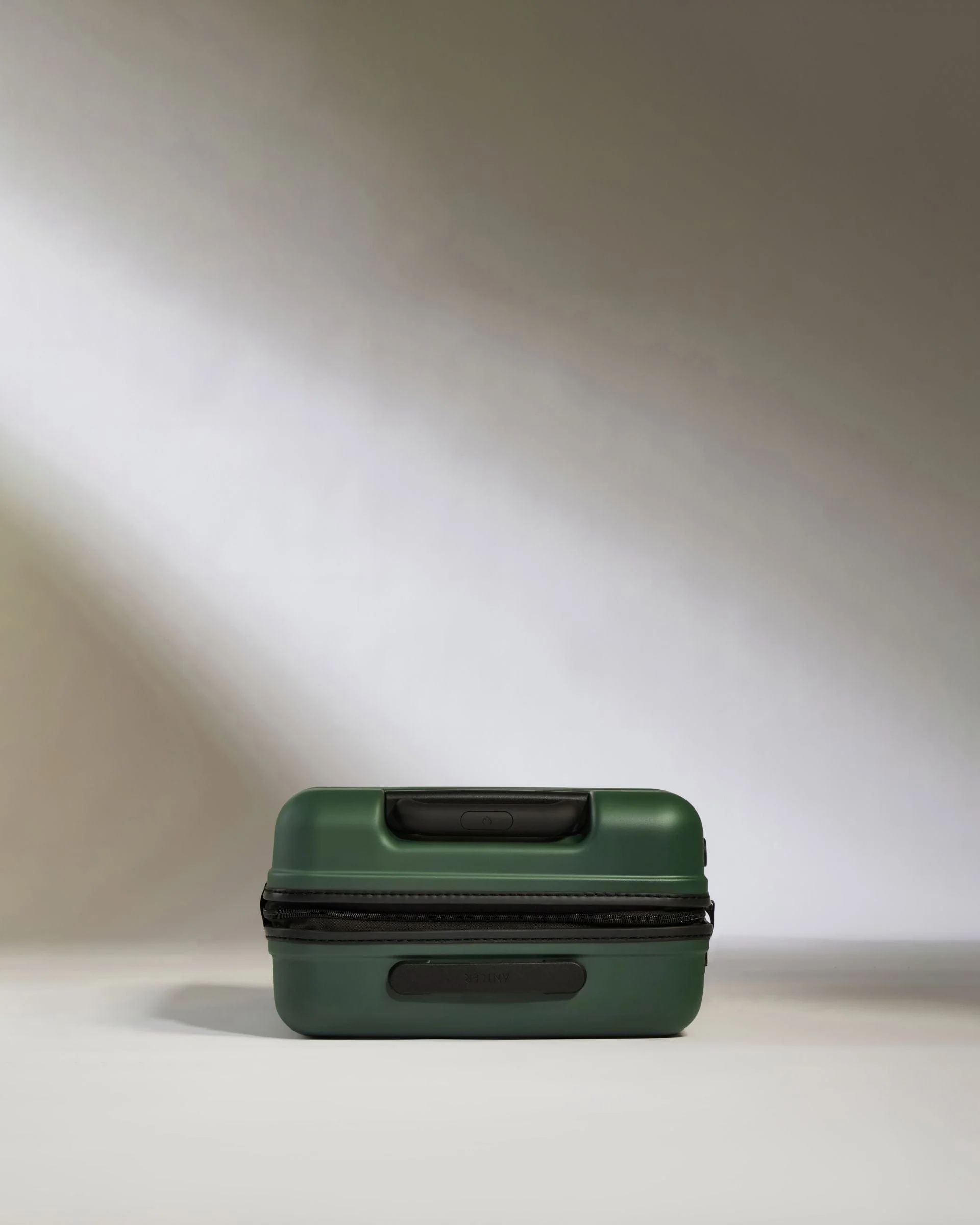 Cabin Suitcase in Antler Green - Icon Stripe - Image 6