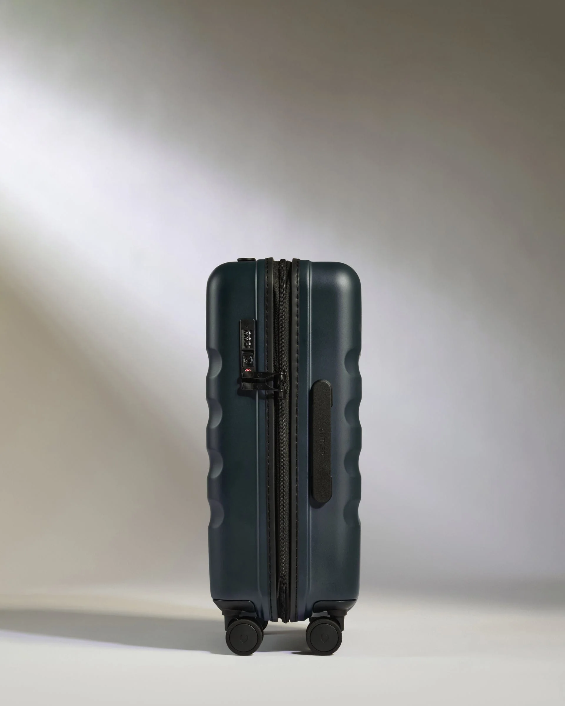 Cabin Suitcase in Indigo Blue - Icon Stripe - Image 4