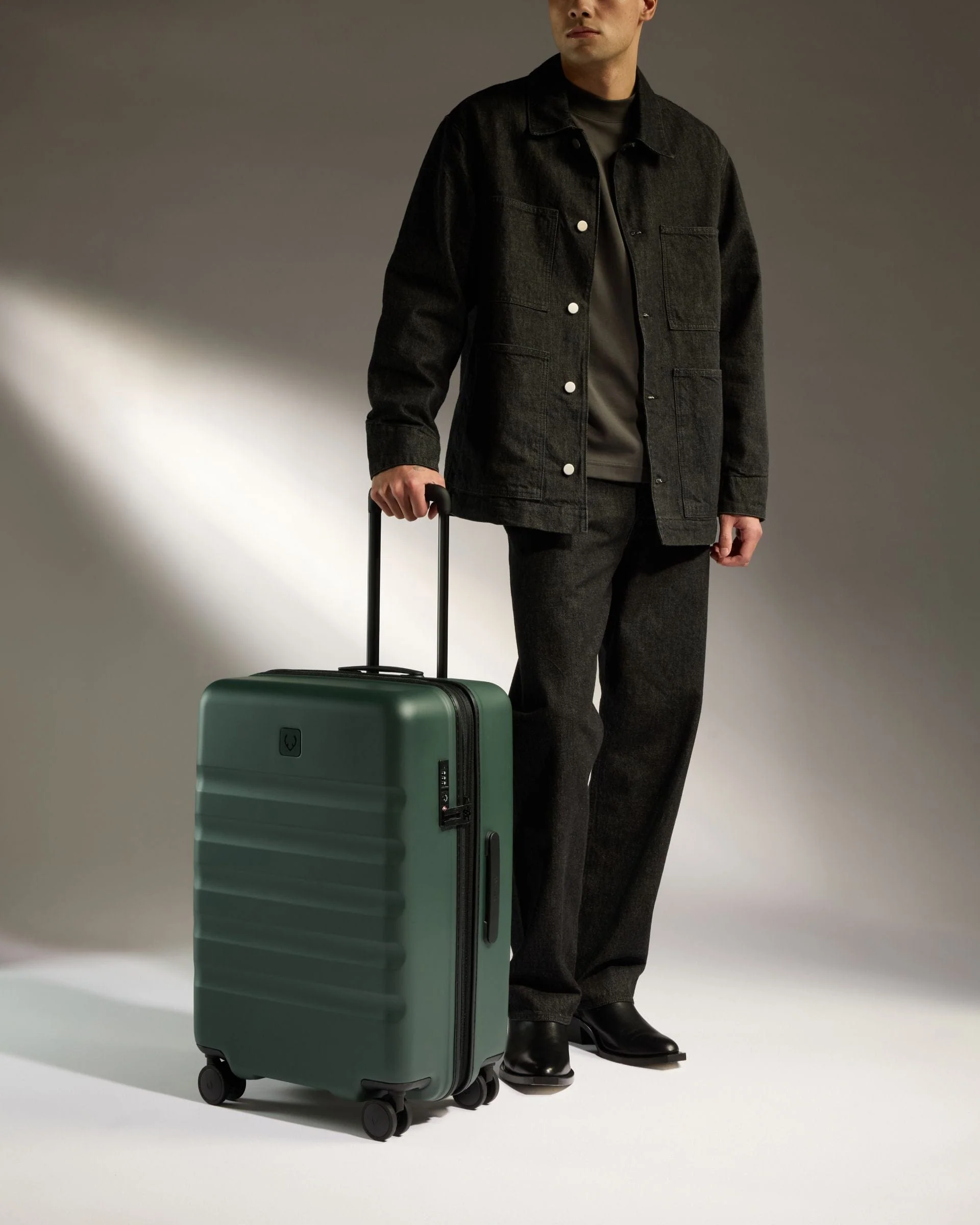 Medium Suitcase in Antler Green - Icon Stripe - Image 2