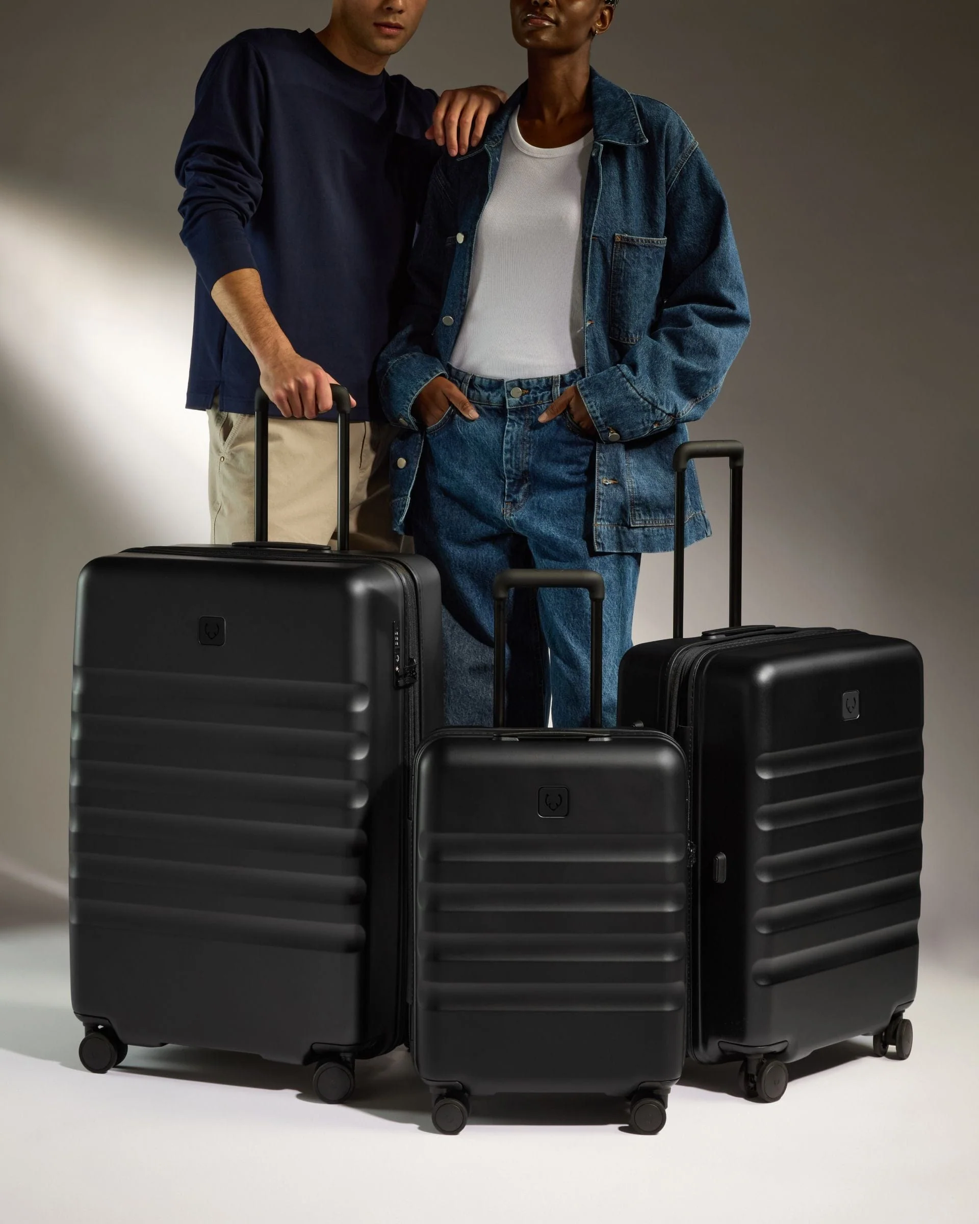 Suitcase Set in Black - Icon Stripe - Image 2