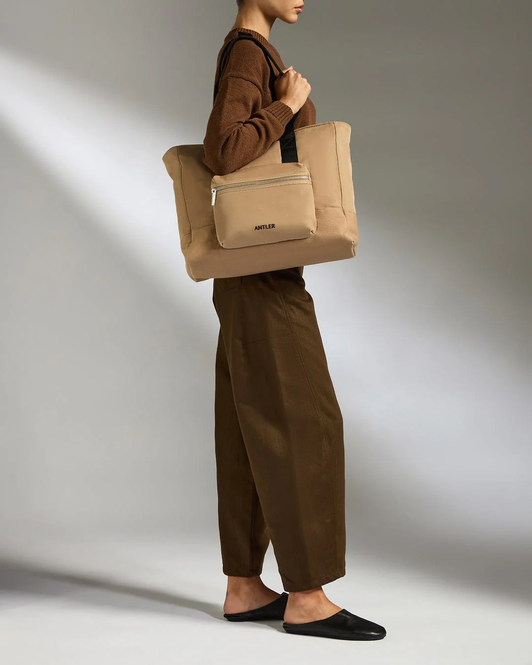 Icon Tote Bag in Sand - Image 3