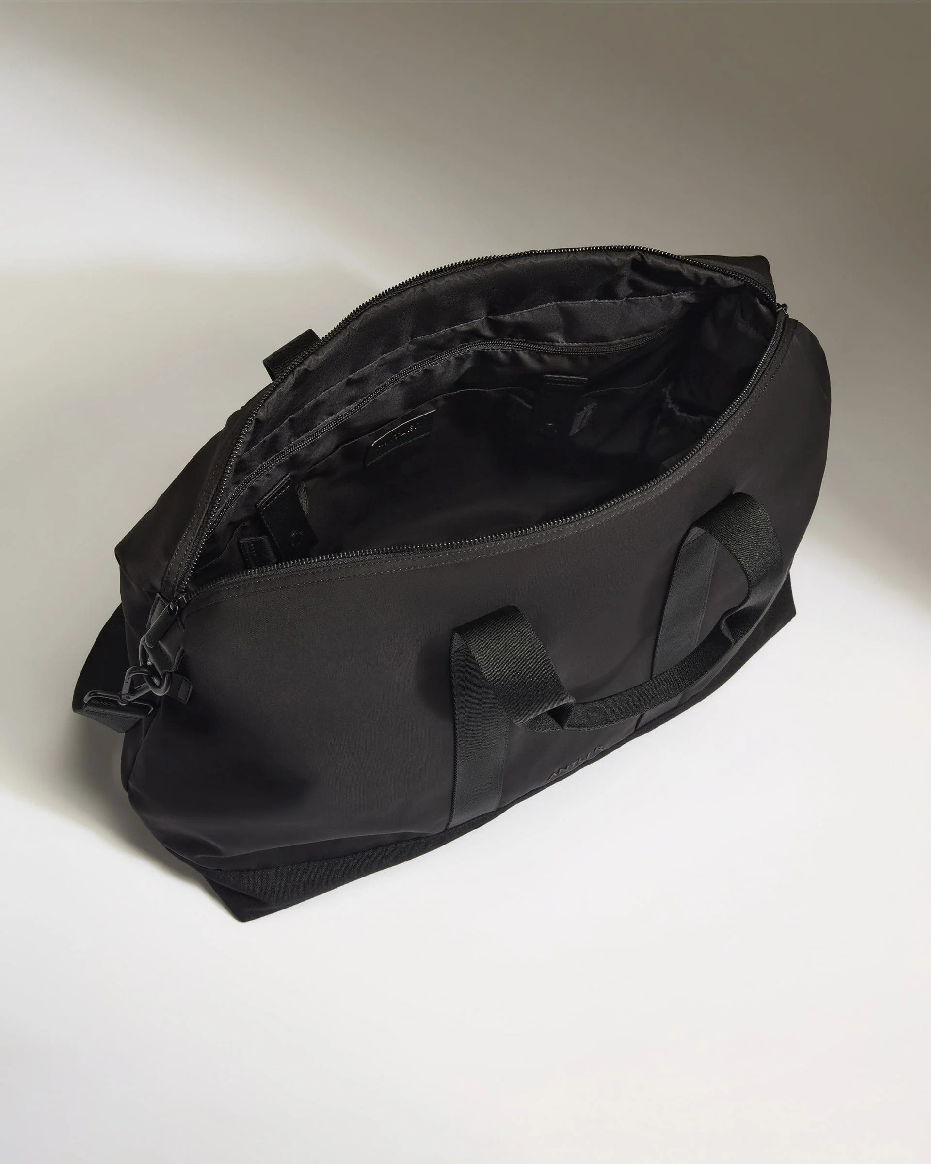 Icon Weekender Bag in Black - Image 4