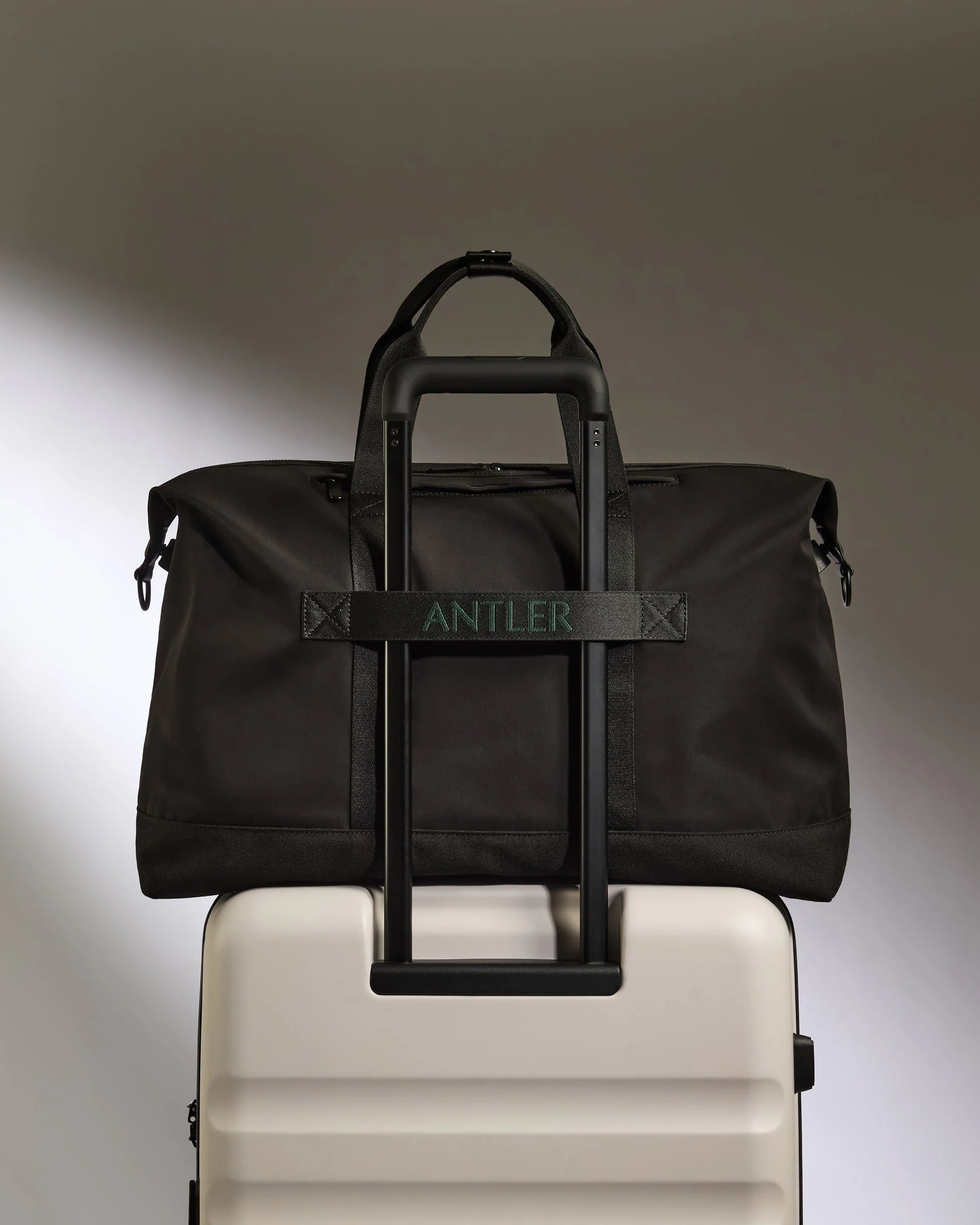 Icon Weekender Bag in Black - Image 5