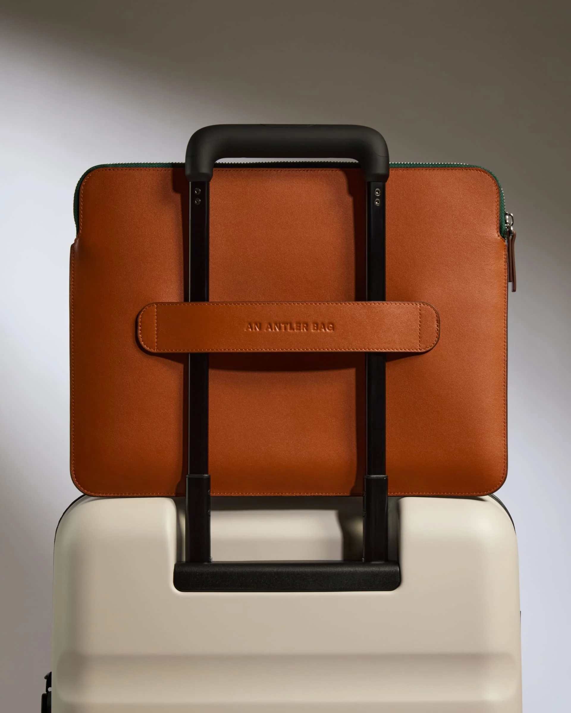 Laptop & Document Case in Tan Leather - 1914 Collection - Image 6