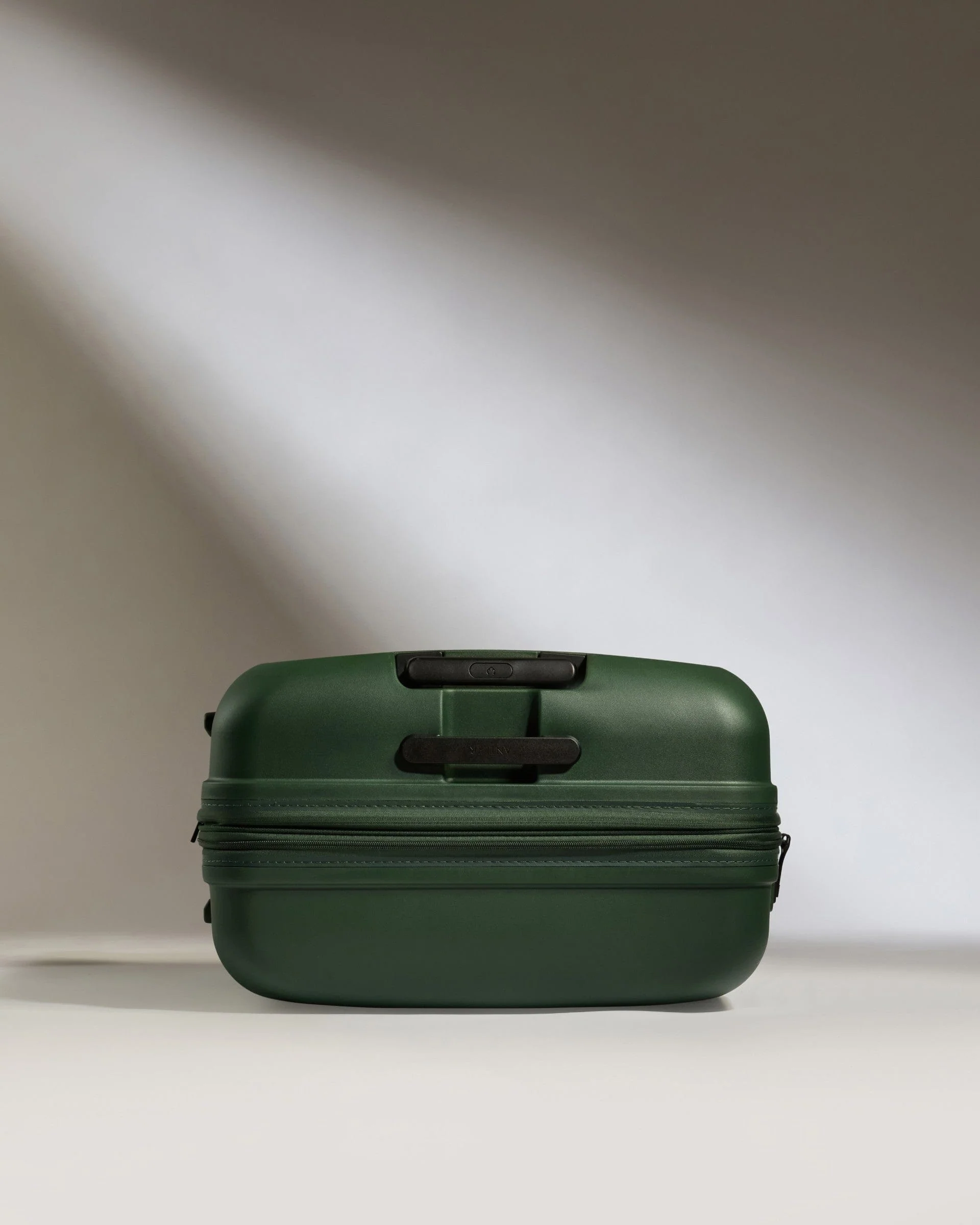 Large Suitcase in Antler Green - Single Stripe - Image 5