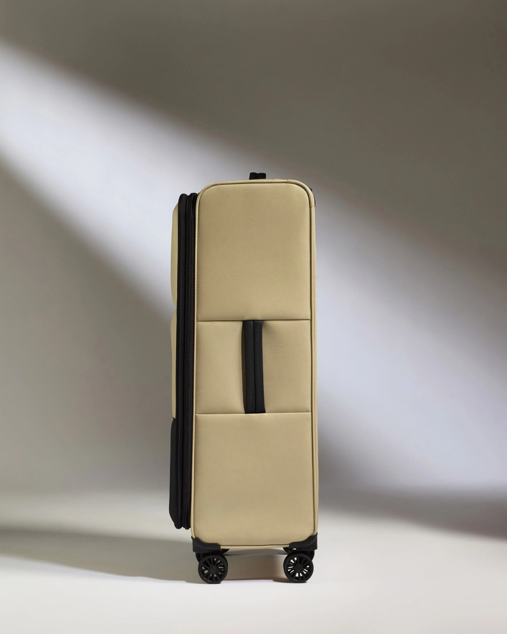 Lightest Large Suitcase in Sand - Soft Stripe 2.0 - Image 4