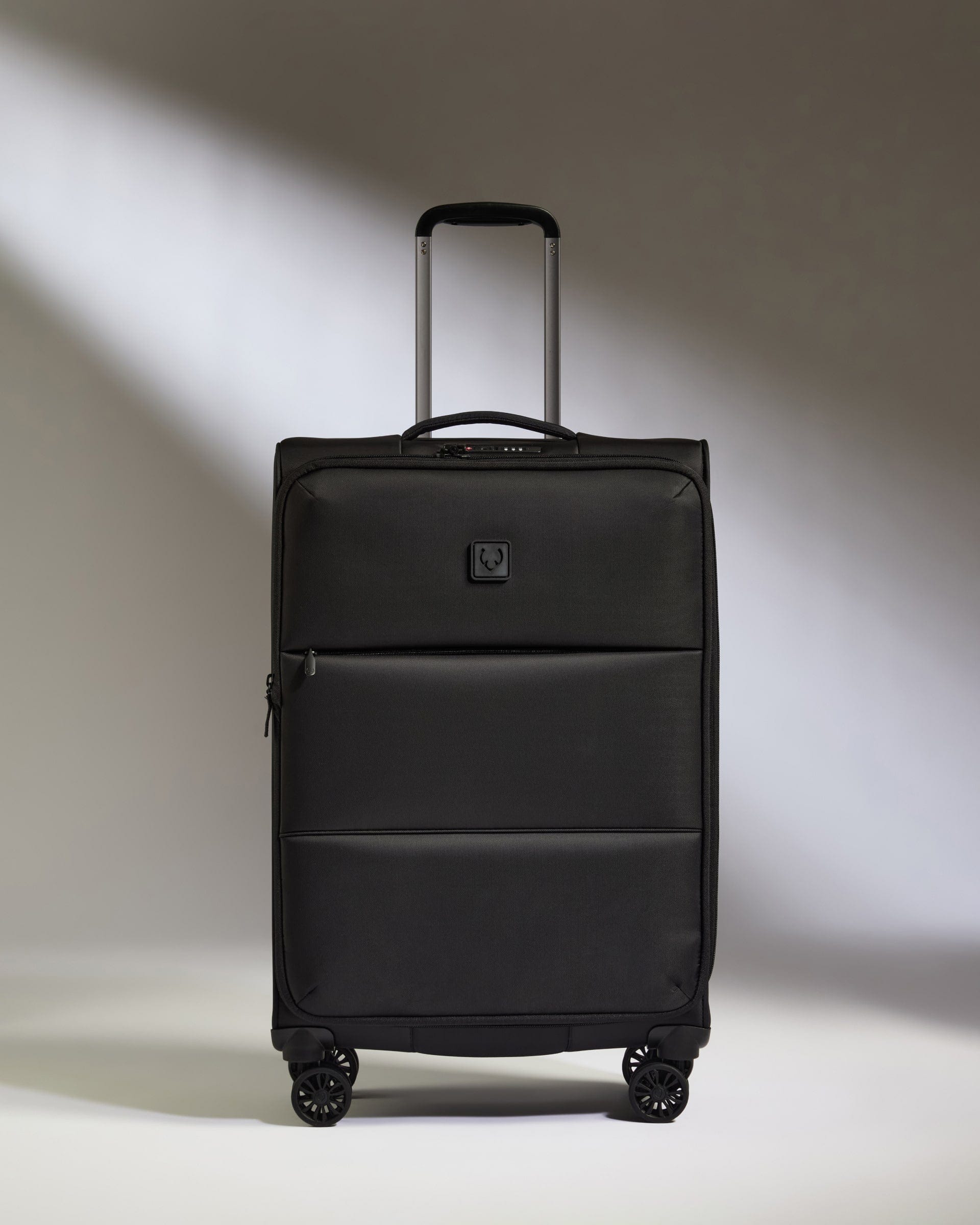Lightest Medium Suitcase in Black - Soft Stripe 2.0 - Image 4