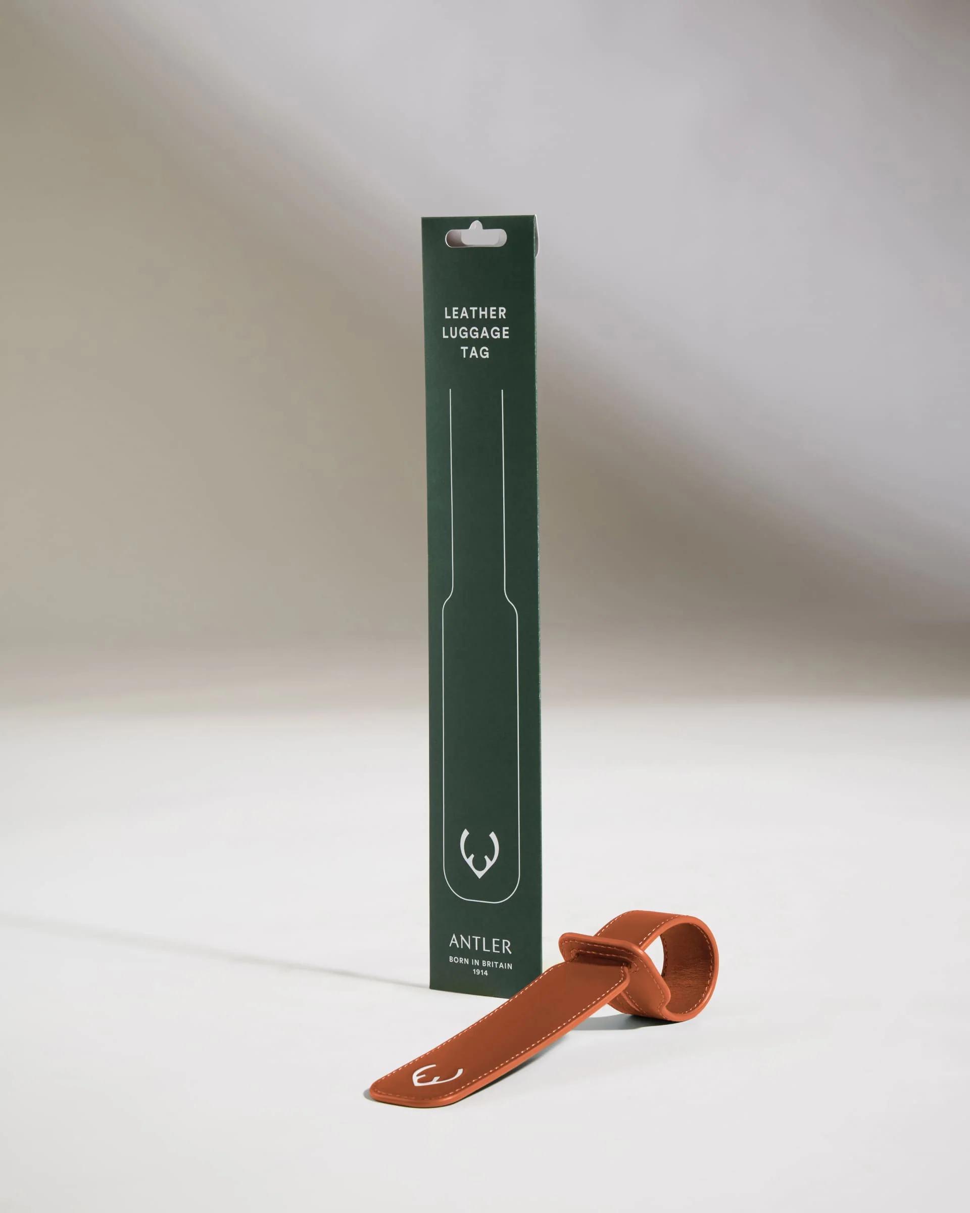 Luggage Tag in Tan Leather - 1914 Collection - Image 4