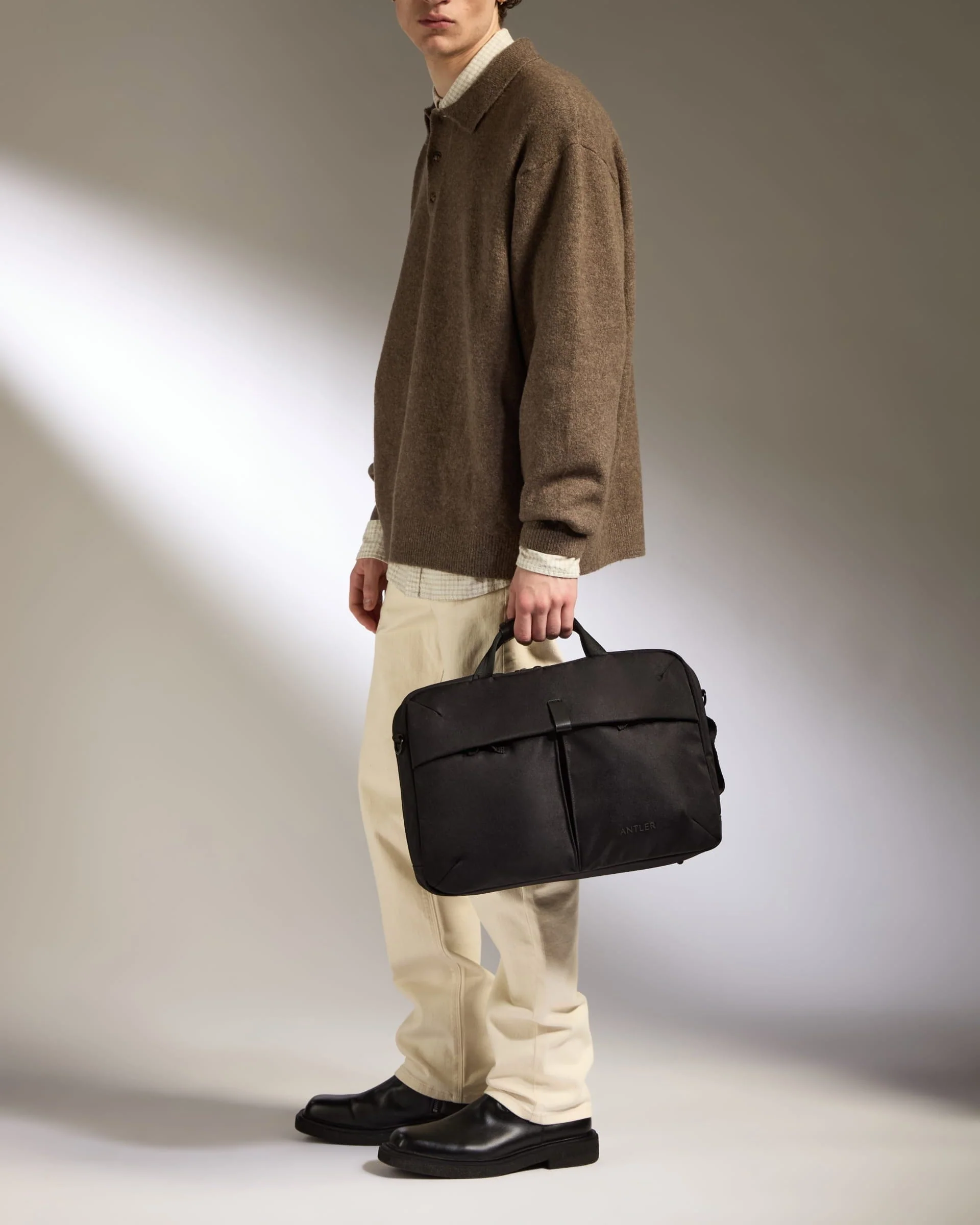 Messenger Bag in Black - Urban Light - Image 4
