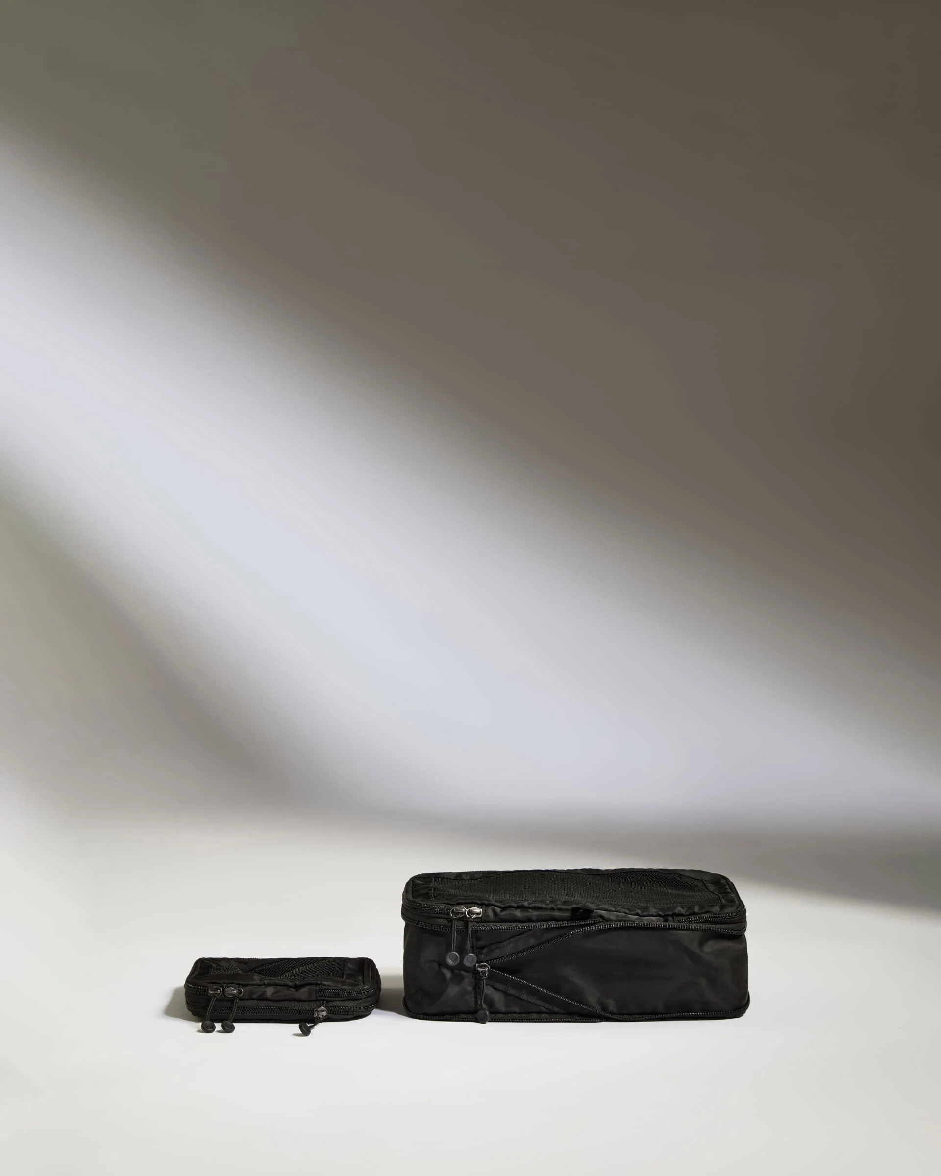 Packing Cubes in Black - Set of 2 - Image 4
