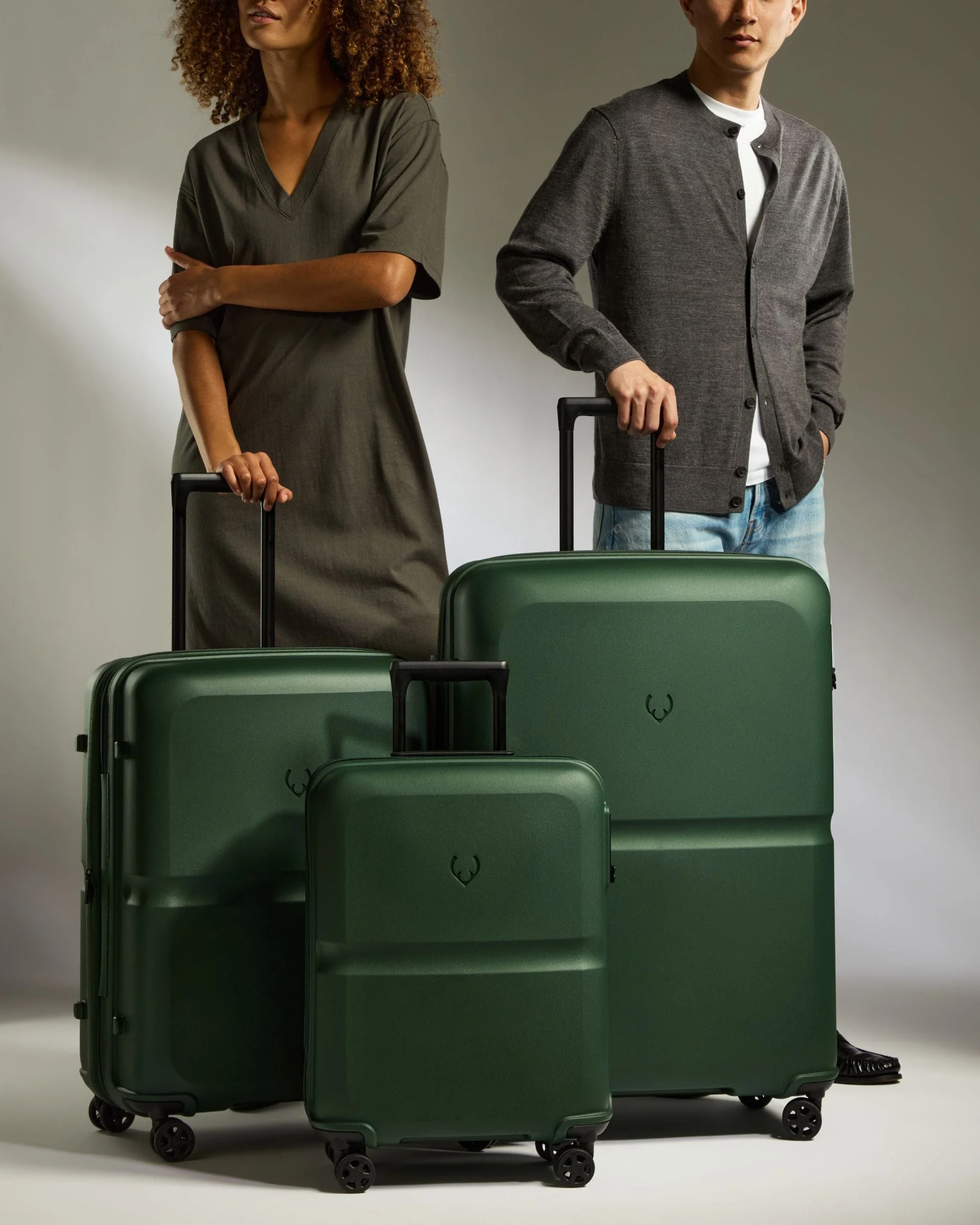 Suitcase Set in Antler Green - Single Stripe - Image 2