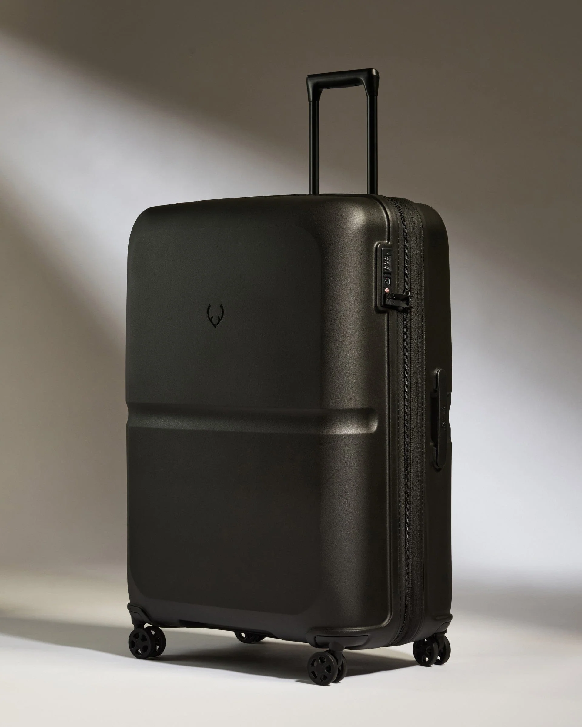 Suitcase Set in Black - Single Stripe - Image 5
